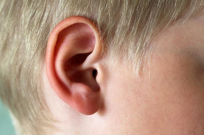 Zapalenie ucha środkowego - jakie daje objawy i jak je leczyć?