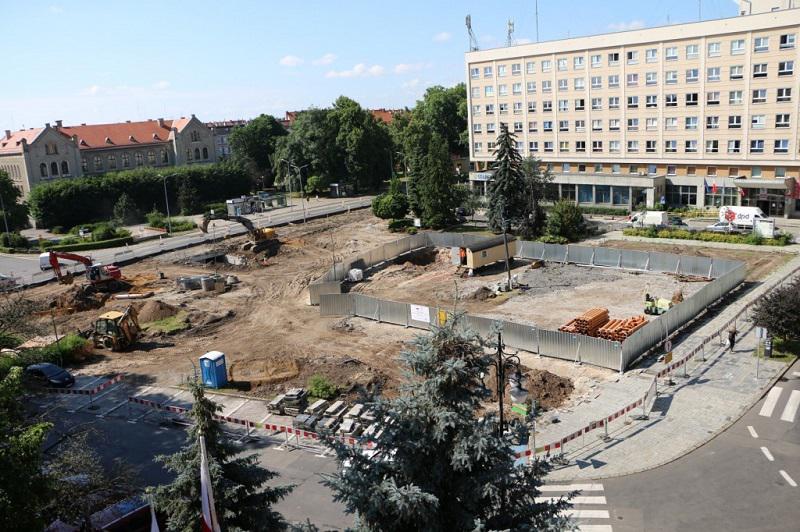 Przebudowa Placu Słowiańskiego - powstaje zbiornik retencyjny