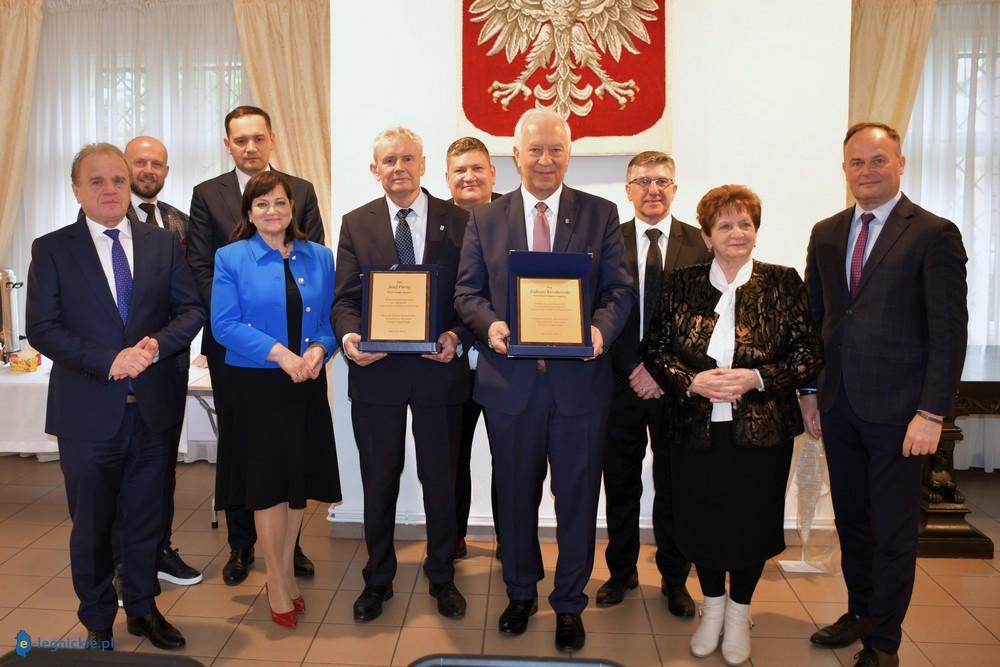 Samorządowcy podziękowali T. Krzakowskiemu i J. Pierogowi (FOTO)