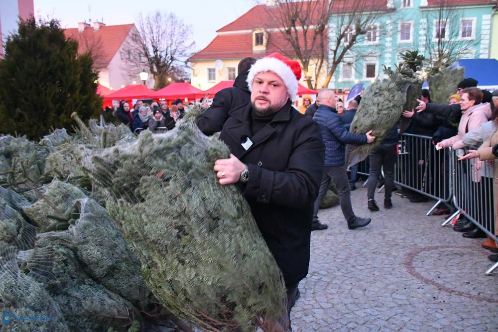 Chocianowski Jarmark Bożonarodzeniowy przyciągnął tłumy (FOTO)