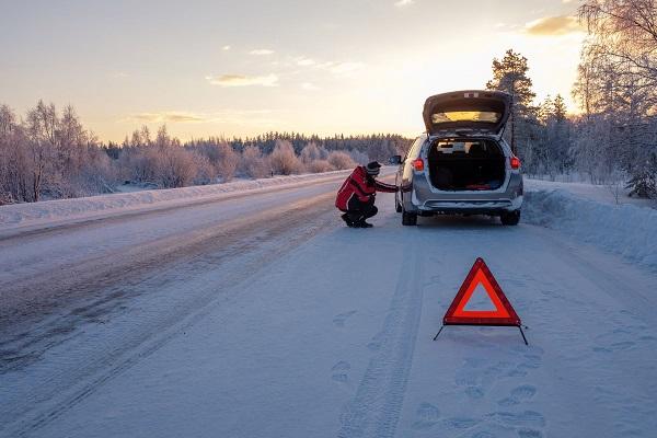 Auto Assistance w zimie – co warto wiedzieć o pomocy drogowej?