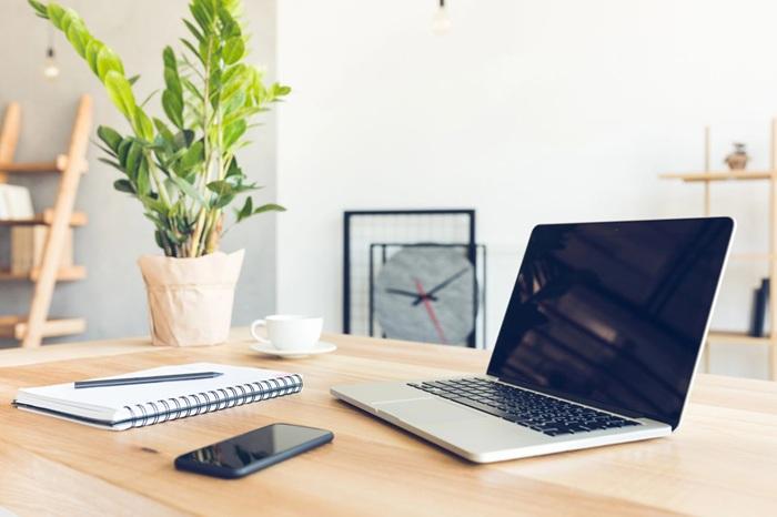 Małe biuro domowe – jak je zorganizować?