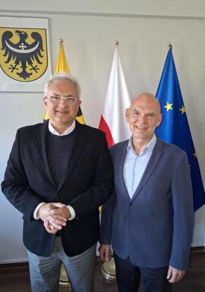 Wybitny otolaryngolog pracuje od dziś w legnickim szpitalu