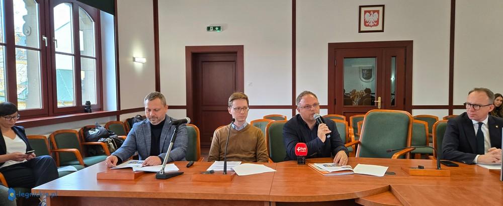 Projekt herbu miasta z pozytywną opinią Komisji Kapituły i Statutu (FOTO)