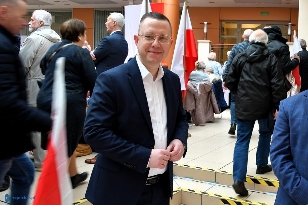 M.Morawiecki rozpoczął nowy rozdział w polityce. K.Kubów u jego boku
