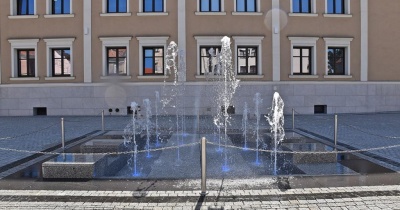 Podświetlana fontanna atrakcją Ścinawy (FOTO)