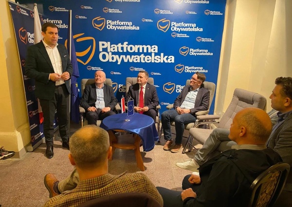 Jaworska Koalicja Obywatelska murem za Michałem Jarosem