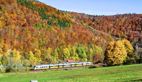 Długi weekend z Kolejami Dolnośląskimi. Dolnośląski Bilet Weekendowy ważny także w Święto Niepodległości