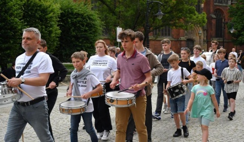 Parada perkusyjna przeszła ulicami Legnicy (FOTO)