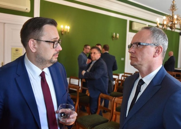 Czy Łukasz Puźniecki wróci do gry o Dolny Śląsk? Były burmistrz Polkowic ma oferty i  znów może odegrać ważną rolę