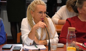 Progi, które nie zwalniają i śmieci, które nie znikają – mieszkańcy Legnicy apelują