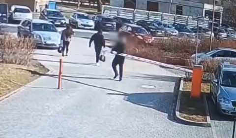 Kryminalni z Lubina zatrzymali mężczyznę, który uszkodził 2 szlabany. Straty to blisko 19 tysięcy złotych