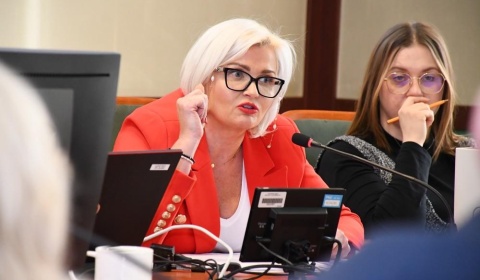 Radna J.Śliwińska-Łokaj odpowiada na krytykę. Mamy oświadczenie ! W tle wizyta Bąkiewicza