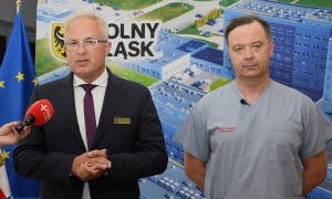 Robot chirurgiczny już operuje w Legnicy. Szpital dołącza do elity medycyny (FOTO)