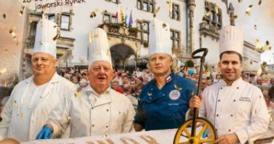 Jawor czy Toruń? Kto w Polsce ma najdłuższego… piernika?
