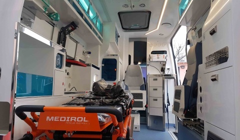 Karetka z pacjentem nie mogła dojechać