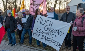 Spotkanie z R.Bąkiewiczem w cieniu manifestacji-wieczór podzielonej Legnicy (FOTO)