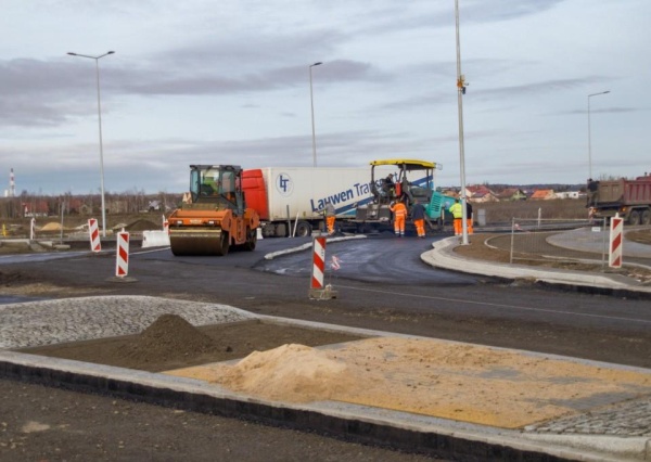 Trwa budowa ronda na Jaworzyńskiej