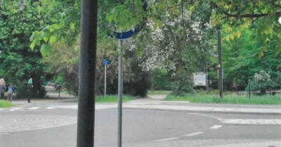 Niebezpieczeństwo przy „rondzie śmierci”. Dopiero interwencja radnego wymusiła reakcję miasta