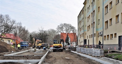 Trwa rewitalizacja ścinawskiego Rynku (FOTO)