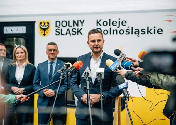 Koleje Dolnośląskie z najlepszym wynikiem w historii i wielkimi inwestycjami w tle
