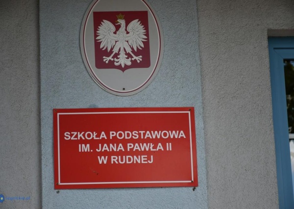 Kasa na szkolne wycieczki w gminie Rudna