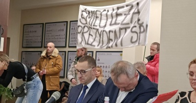 Lubin tonie w śmieciach, mieszkańcy protestują a radni Raczyńskiego robią swoje