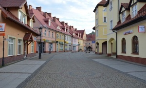 Setki tysięcy na ławki. Wiadomo, ile kosztują naprawy i nowe deski