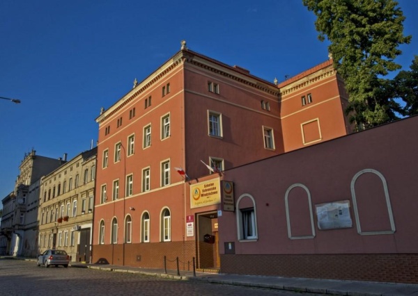  Dawne schronisko młodzieżowe do wydzierżawienia 