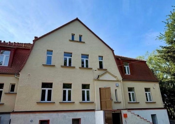 Kończą się prace przy Centrum Opiekuńczo-Mieszkalnym w Radziechowie. Innych inwestycji w gminie nie brkauje !