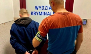 Wrócił na Wszystkich Świętych… i trafił prosto za kratki. Poszukiwany listem gończym w rękach jaworskich kryminalnych