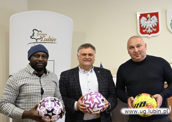 Piłka łączy pokolenia – reprezentanci kraju w gminie Lubin