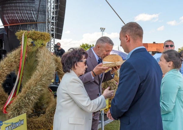 Święto Plonów w Męcince: wielki korowód i wyjątkowi goście (FOTO)