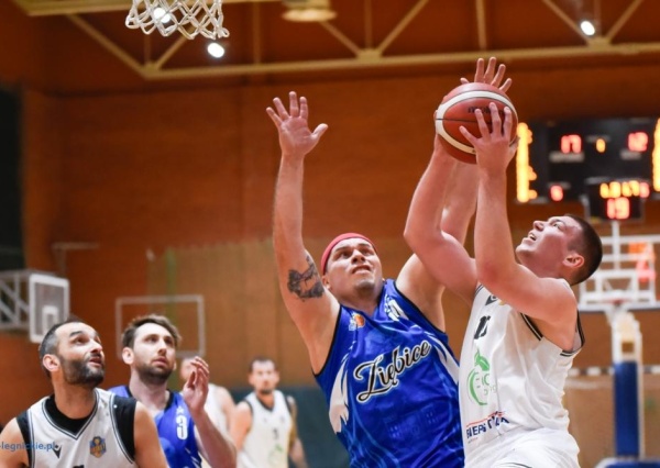 Basket Legnica zakończył rundę zasadniczą wygraną (FOTO)