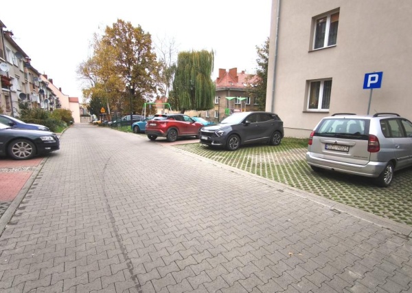 Parkowanie na podwórkach tylko z identyfikatorem