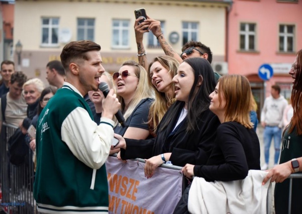 Magiczny wieczór z Szymonem Chodynieckim za nami (FOTO)