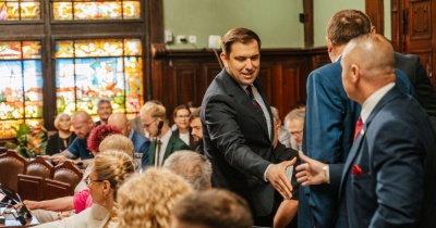 Rekordowe inwestycje, rekordowy budżet i zaskakujący finał głosowań (FOTO)