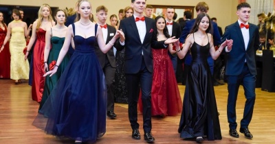 Studniówka Powiatowego Zespołu Szkół w Chojnowie (FOTO)