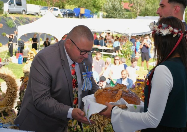  Święto plonów w Gminie Kunice.Chleb, tradycja i hołd dla pracy rolników(FOTO)