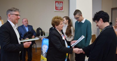 Nagrodzono zwycięzców konkursu „Znam Powiat Legnicki jak swój dom” (FOTO)