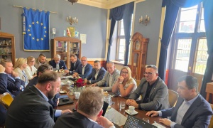 Kolej wraca na pierwszy plan. PKP PLK przy jednym stole z samorządowcami Zagłębia Miedziowego
