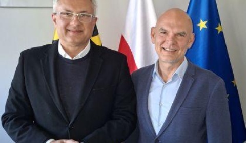 Wybitny otolaryngolog pracuje od dziś w legnickim szpitalu