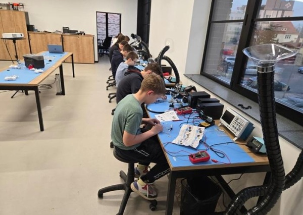 „Drony – nowoczesna edukacja technologiczna” – rusza druga edycja zajęć