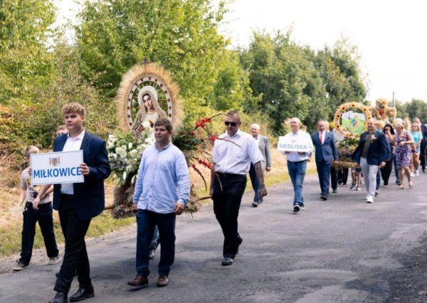 Dożynki Gminne w Jezierzanach. Będzie wielkie święto plonów i pojedynek sołectw!