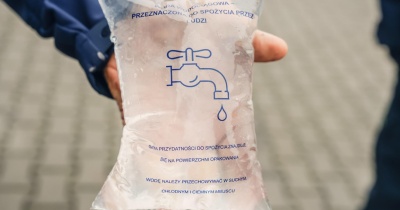 Gmina Polkowice zakupiła paczkowarkę do wody. Na wypadek sytuacji kryzysowych