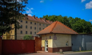 Akt oskarżenia wobec 3 wychowawców z ośrodka wychowawczego w Jerzmanicach-Zdroju