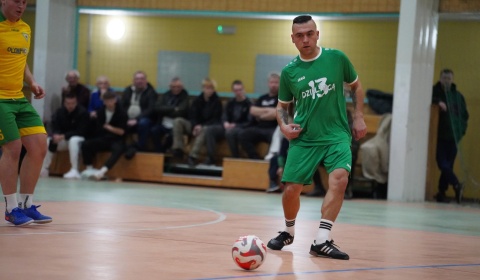 Piękne gole i rózgi w jaworskim futsalu