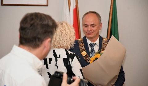  Burmistrz W. Wabik z absolutorium i wotum zaufania za 2025 rok (FOTO)