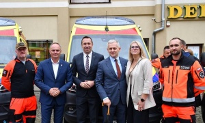 Nowe ambulanse przekazane polkowickim ratownikom