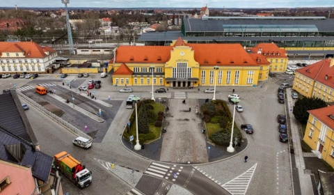 Zmiana organizacji ruchu przed dworcem kolejowym w Legnicy 